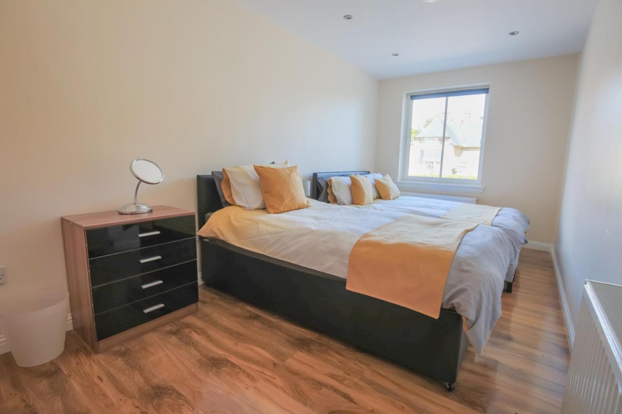 Stylish Modern Newly Built Apartment 15 Min From City Centre Edinburgh Exterior photo