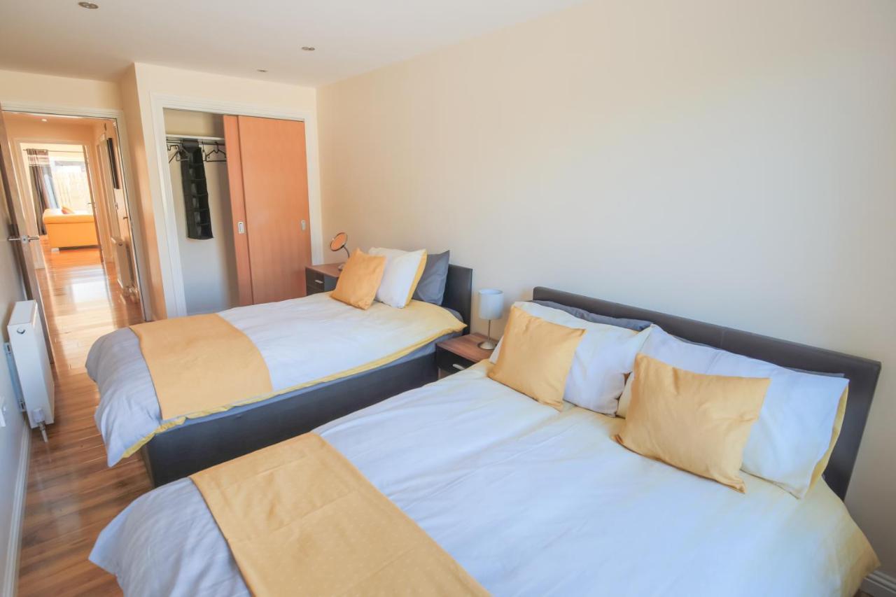Stylish Modern Newly Built Apartment 15 Min From City Centre Edinburgh Exterior photo